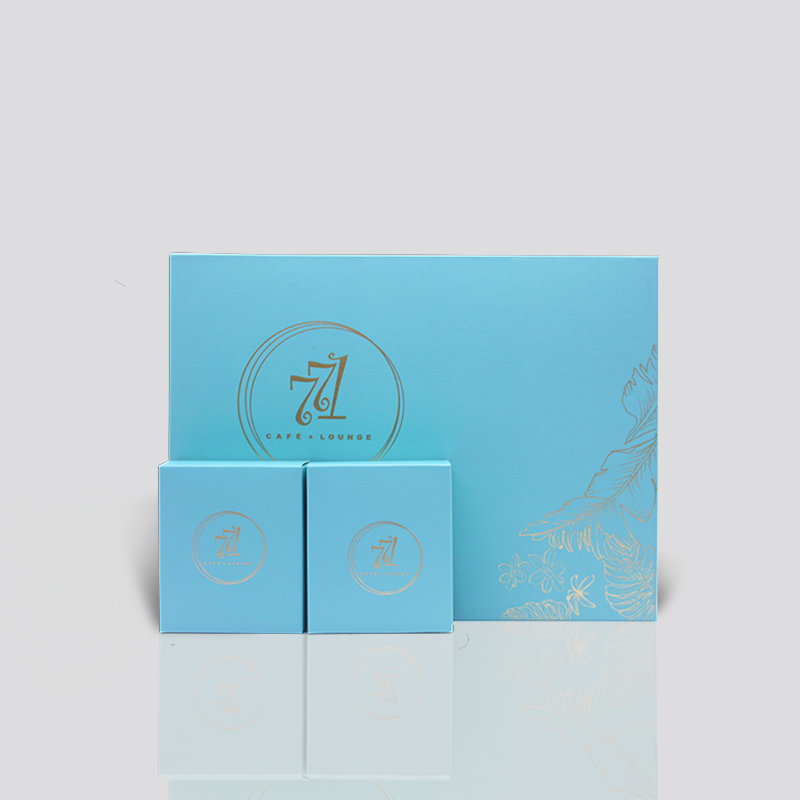天蓝色包装盒